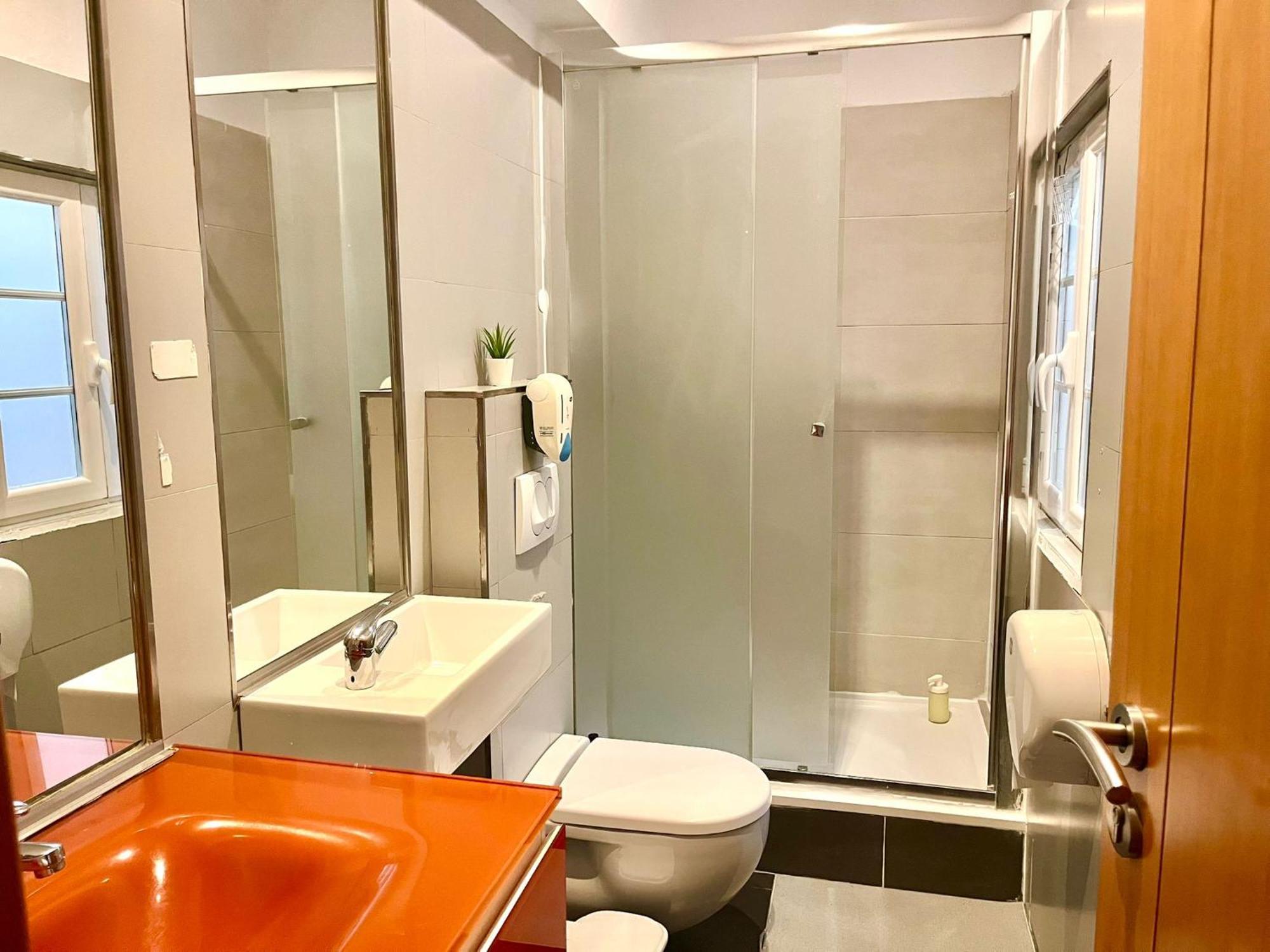 3 Bedroom, 2,5 Bathroom - Bairro Alto Residence Lisbon Bagian luar foto