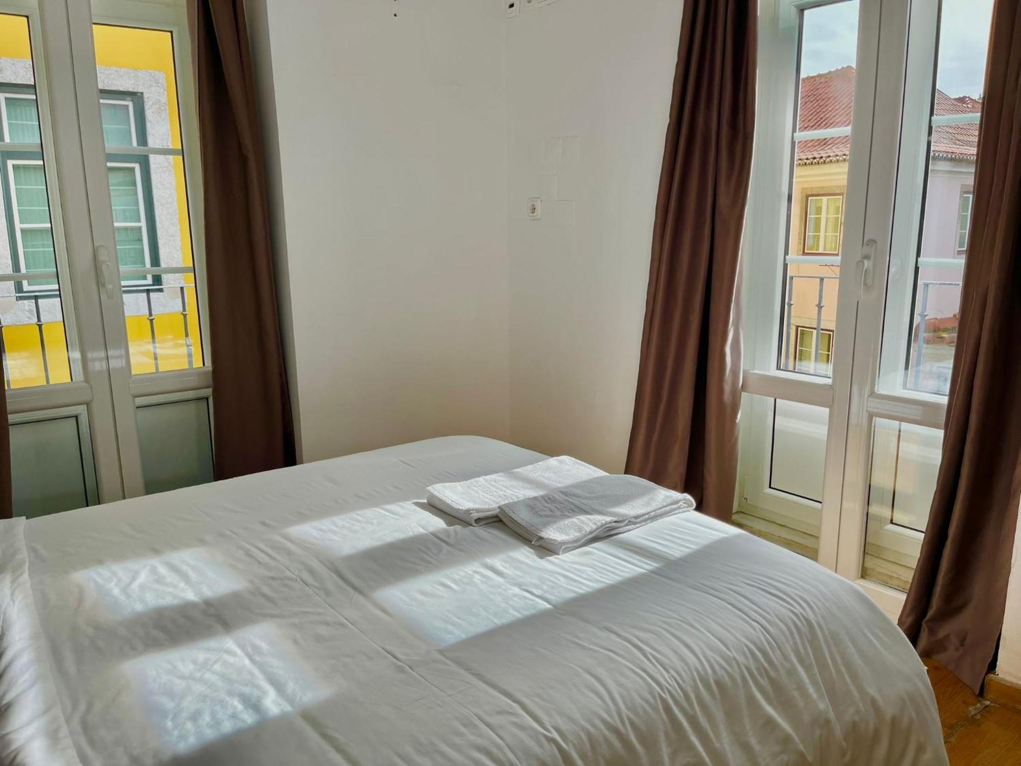 3 Bedroom, 2,5 Bathroom - Bairro Alto Residence Lisbon Bagian luar foto